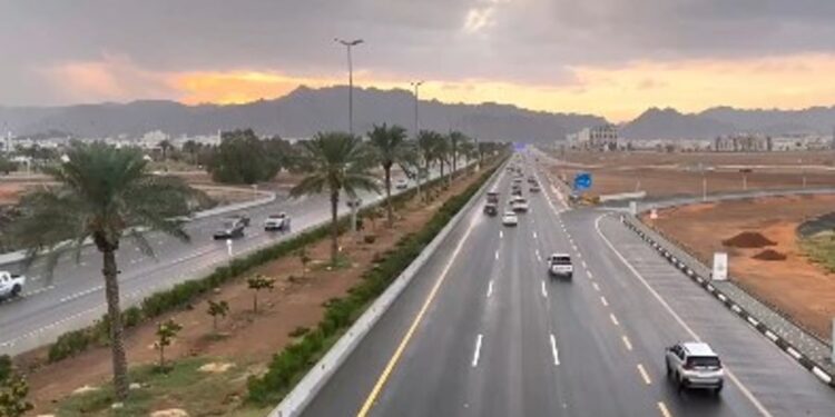 الأرصاد عن طقس السبت: رياح مثيرة للأتربة وانخفاض الحرارة على عدة مناطق