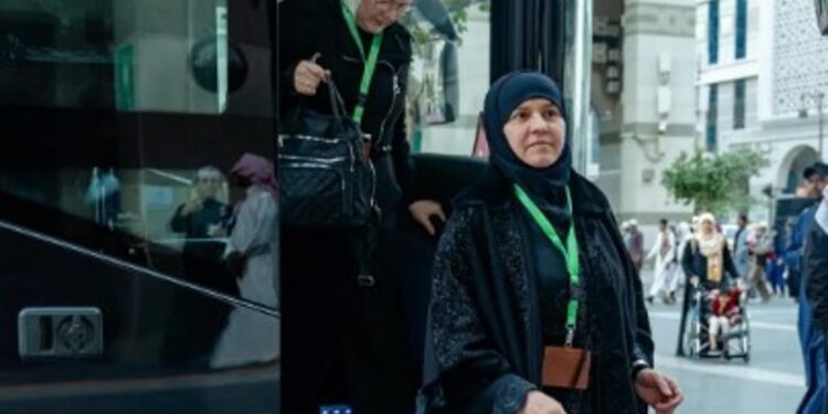 الدفعة الثانية من ضيوف برنامج خادم الحرمين للعمرة والزيارة تصل للمدينة المنورة