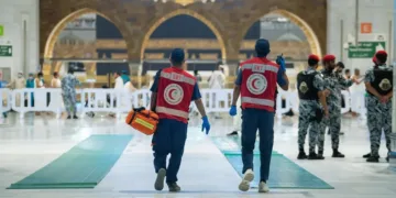 الهلال الأحمر ينقذ حياة معتمرة وافدة في مكة المكرمة