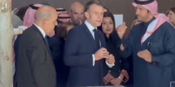 بالفيديو.. جولة للرئيس الفرنسي في معالم العلا الأثرية