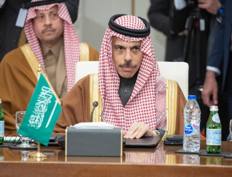 بن فرحان يشارك في الاجتماع الموسع لوزراء خارجية لجنة الاتصال العربية بشأن سوريا