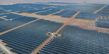 تكنولوجيا وطائرات درون وطاقة شمسية وطرق تقليدية لتشجير الصحارى في الصين