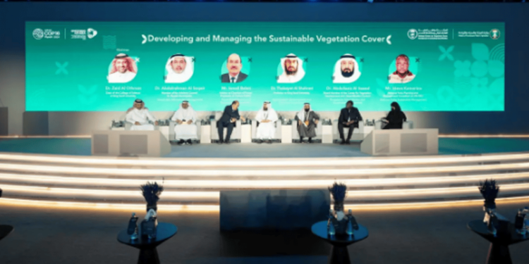 خبراء يرسمون خارطة طريق لتنمية الغطاء النباتي في المنتدى الدولي لتقنيات التشجير