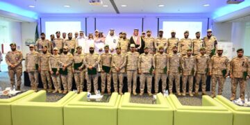 رئيس جامعة الملك عبدالعزيز يرعى الحفل الختامي للنسخة الرابعة من برنامج “مهارات الاستشارات الأسرية” لمنسوبي القوات البرية الملكية السعودية