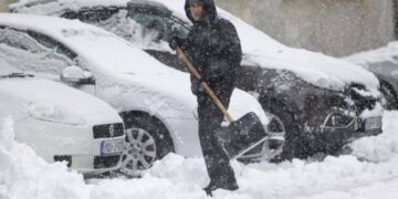 عواصف ثلجية تتسبب في انقطاع الطاقة عن عشرات آلاف المنازل في البوسنة والهرسك