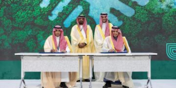 لتعزيز الغطاء النباتي وحماية البيئة.. محمية «عبدالعزيز الملكية» و«السعودية للكهرباء» توقعان مذكرة تفاهم