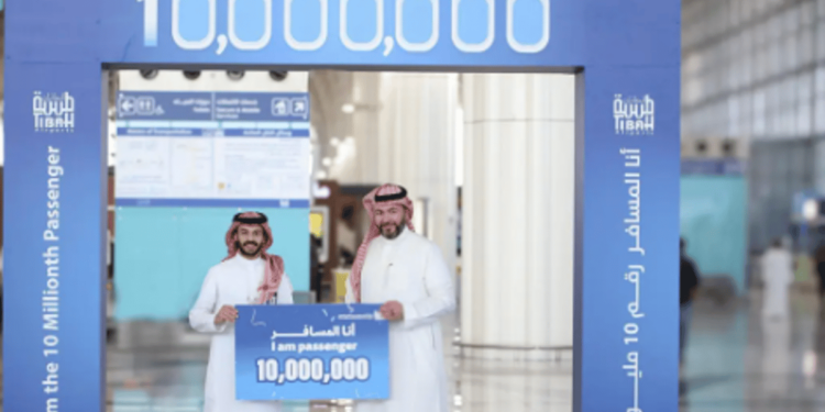 مطار الأمير محمد بن عبدالعزيز الدولي يستقبل المسافر رقم 10 ملايين في 2024
