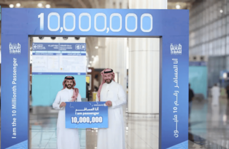 مطار الأمير محمد بن عبدالعزيز الدولي يستقبل المسافر رقم 10 ملايين في 2024