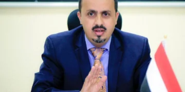 معمر الإرياني: الأيام المقبلة مليئة بالمفاجآت.. وعلى  اليمنيين استغلال الفرصة لاستعادة عاصمتهم وأرضهم