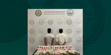 مكافحة المخدرات تقبض على شخصين بمنطقة عسير لترويجهما 23 كيلوجرامًا من مادة الحشيش المخدر و 14,933 قرصًا خاضعًا لتنظيم التداول الطبي