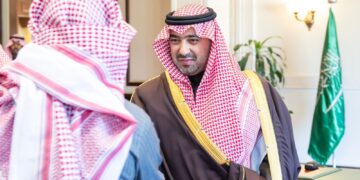 نائب أمير منطقة تبوك يستقبل وكلاء ومنسوبي الإمارة