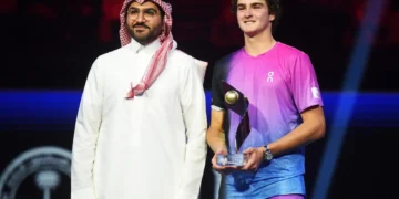 نائب وزير الرياضة يتوّج البرازيلي “فونسيكا” بلقب بطولة الجيل القادم للتنس 2024