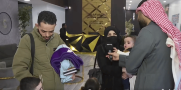 والدة التوأم السيامي السوري: أملنا تحقق في السعودية ونشكرها على قبول إجراء العملية