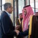 وزير الداخلية يبحث تعزيز التعاون الأمني مع نظيره الباكستاني