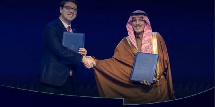 وزير المالية يوقع عددًا من الاتفاقيات خلال مؤتمر الزكاة والضريبة والجمارك