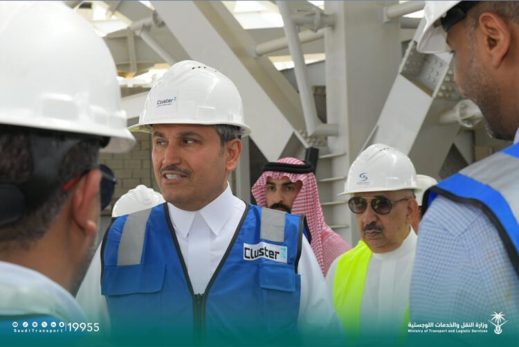 وزير النقل يطلع على مراحل الإنجاز في مشروع مطار جازان الجديد