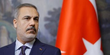 وزير خارجية تركيا: أقنعنا موسكو وطهران بعدم التدخل عسكريا لدعم الأسد