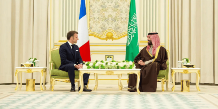 ولي العهد وماكرون يشهدان مراسم توقيع مذكرة تفاهم بشأن تشكيل مجلس الشراكة الاستراتيجي