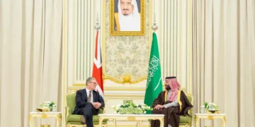 ولي العهد يبحث تعزيز التعاون وفرص الاستثمار المتبادل مع رئيس الوزراء البريطاني