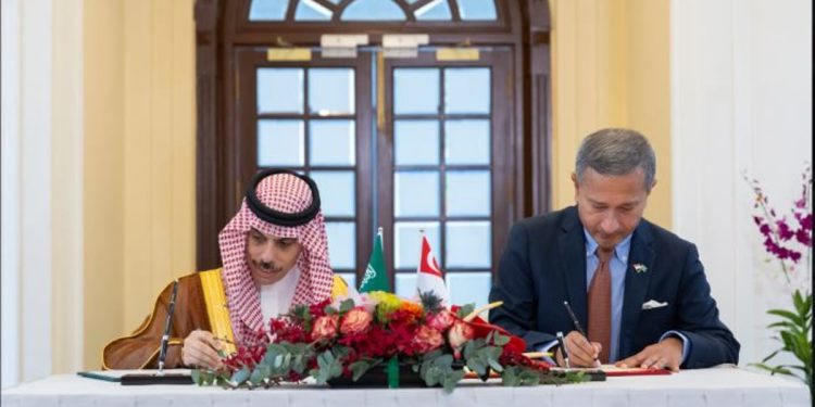 وزير الخارجية يوقع مع نظيره السنغافوري مذكرة تفاهم لإنشاء مجلس الشراكة الاستراتيجية بين البلدين