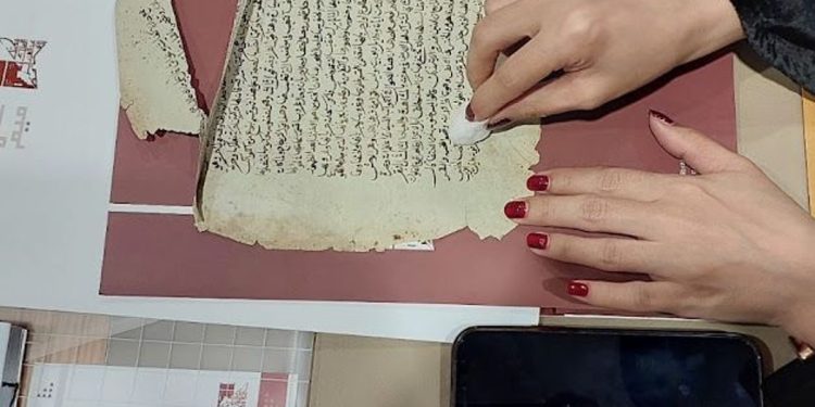 مكتبة الملك عبدالعزيز العامة تعقد ورشة عمل عن أسس ترميم المخطوطات والوثائق