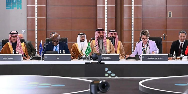 40 وزيرًا للعمل يشاركون في الاجتماع الوزاري ضمن النسخة الثانية للمؤتمر الدولي لسوق العمل و 8 إجراءات حاسمة تُعلن في "الطاولة المستديرة"