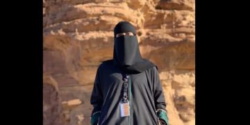 "أخبرها الطبيب أنها ستموت".. شابة تحكي معاناتها مع المرض وكيف واجهته بالعمل