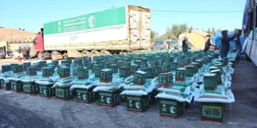 "إغاثي الملك سلمان" يوزع سلالا غذائية وحقائب صحية في سوريا