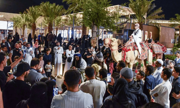 "مسيرة الشعراء".. تجربة ثقافية وترفيهية يعيشها رواد حي حراء الثقافي