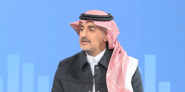 أستاذ مالية: التوسع بالخصخصة وجذب الاستثمار الأجنبي سيخفف الضغط على الموازنة