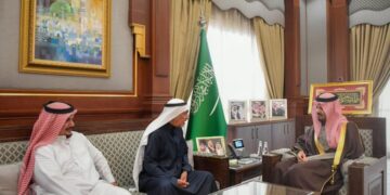 أمير المدينة المنورة يستقبل محمد اللهيبي المتنازل عن قاتل ابنته لوجه الله