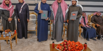 أمير حائل يدشن فعاليات الموسم السادس لقطف الفراولة