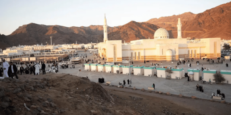 إجازة منتصف العام تزيد إقبال الزوار على المعالم التاريخية بالمدينة المنورة