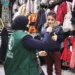 «إغاثي الملك سلمان» يوزّع قسائم شرائية في حلب وسلاسل غذائية بمالي وباكستان