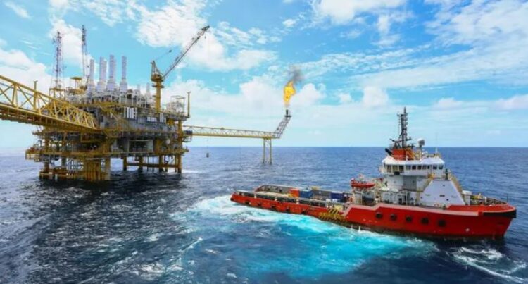 ارتفاع أسعار النفط بدعم من انخفاض إمدادات «أوبك» وبيانات الوظائف الأمريكية