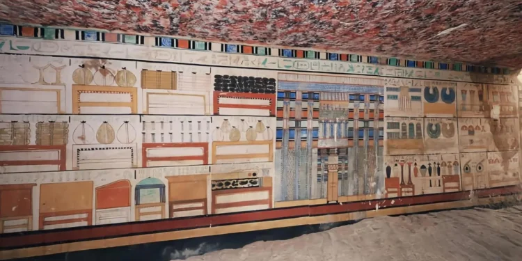 اكتشاف مقبرة أثرية في مصر يعود تاريخها لأكثر من 4 آلاف عام