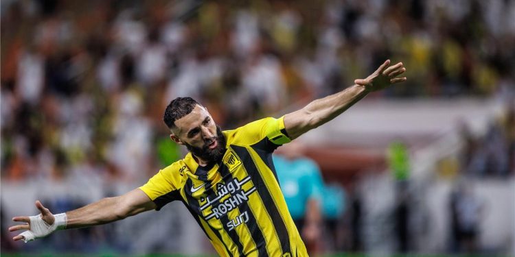الاتحاد يهزم الرائد برباعية.. ويزاحم الهلال على الصدارة