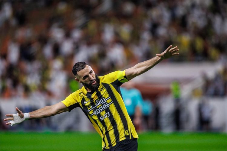 الاتحاد يهزم الرائد برباعية.. ويزاحم الهلال على الصدارة