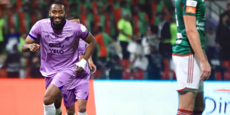 الخلود يهزم الاتفاق بثلاثية في دوري روشن