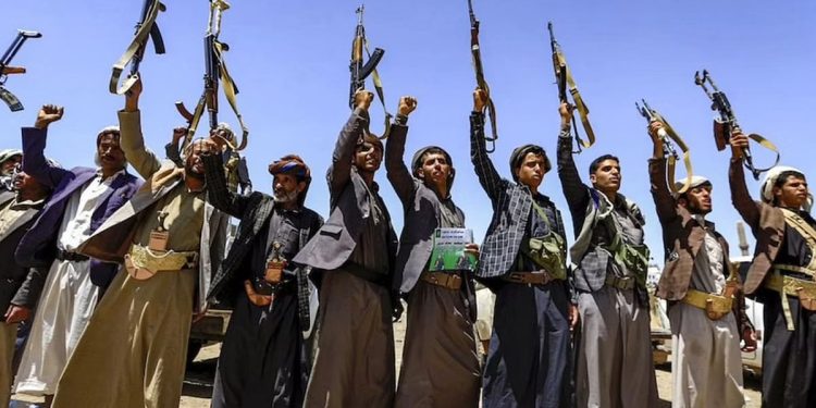 الرئيس الأمريكي يعيد تصنيف الحوثيين "منظمة إرهابية أجنبية"