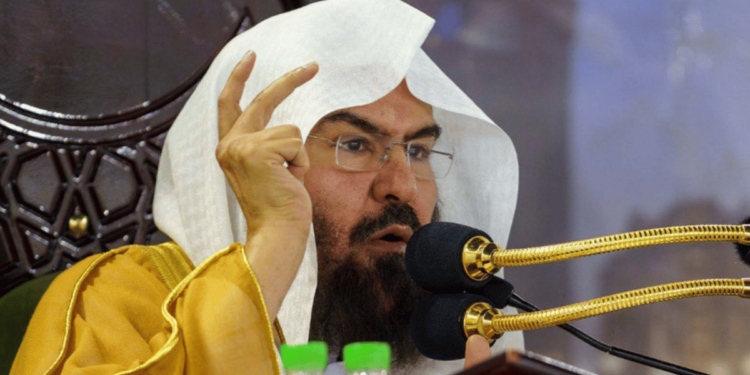 «السديس» يوصي زائري المسجد النبوي بالمحافظة على البيئة التعبدية الإيمانية  