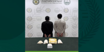القبض على مقيمين بالرياض لترويجهما 5 كيلوجرامات من الشبو المخدر