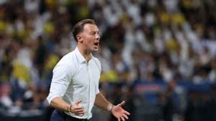 النادي الأهلي يؤكد استمرار ماتياس يايسله في قيادة الفريق الأول