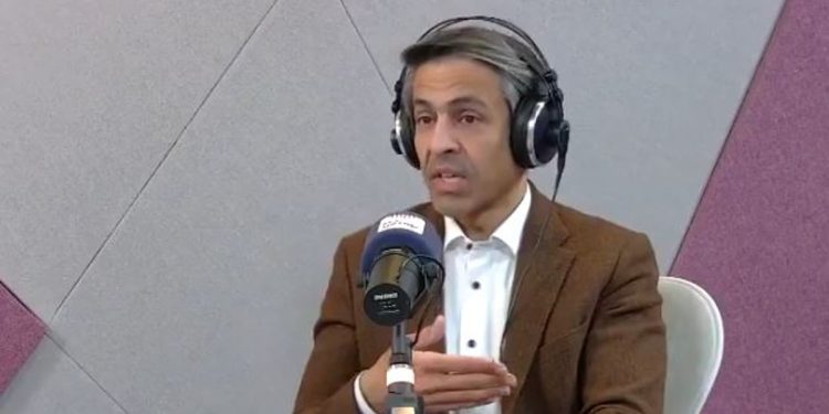 بالفيديو.. مختص: ضعف السمع لدى كبار السن أمر طبيعي واستخدام الأعواد القطنية لتنظيف الأذن خطأ