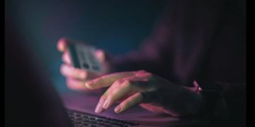 «تنطيم الإعلام» تحذر من الاحتيال المالي عبر الأساليب المتّبعة لسرقة أموال