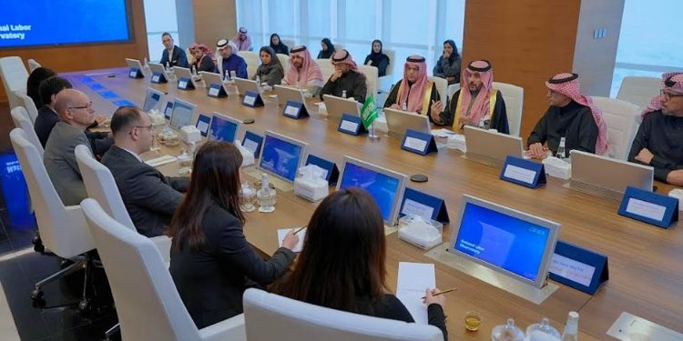 «تنمية الموارد البشرية» يبحث تعزيز التعاون الدولي مع وفد من المراصد العالمية لسوق العمل