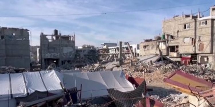 دخول وقف النار في غزة حيز التنفيذ وتهديدات إسرائيلية بمواصلة القتال