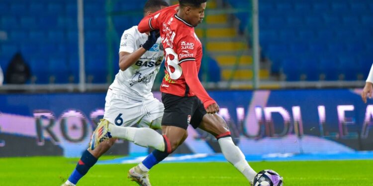 دوري روشن: الخلود يفوز على الاتفاق وضمك يتخطى الرائد