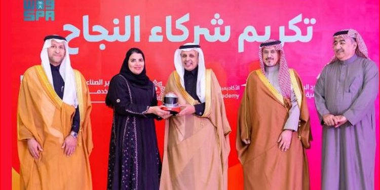 رئيس «العامة للنقل» المكلف يكرّم 20 مشروعًا رياديًا في القطاع اللوجستي بـ 10 ملايين ريال