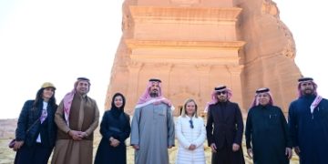 رئيسة وزراء إيطاليا تزور 'الحِجر' ومعالم العُلا التاريخية